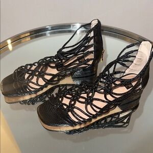 Louise et Cie Black Wedge Sandals with Strappy Design